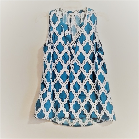 crown & ivy Tops - Crown & Ivy blouse shirt